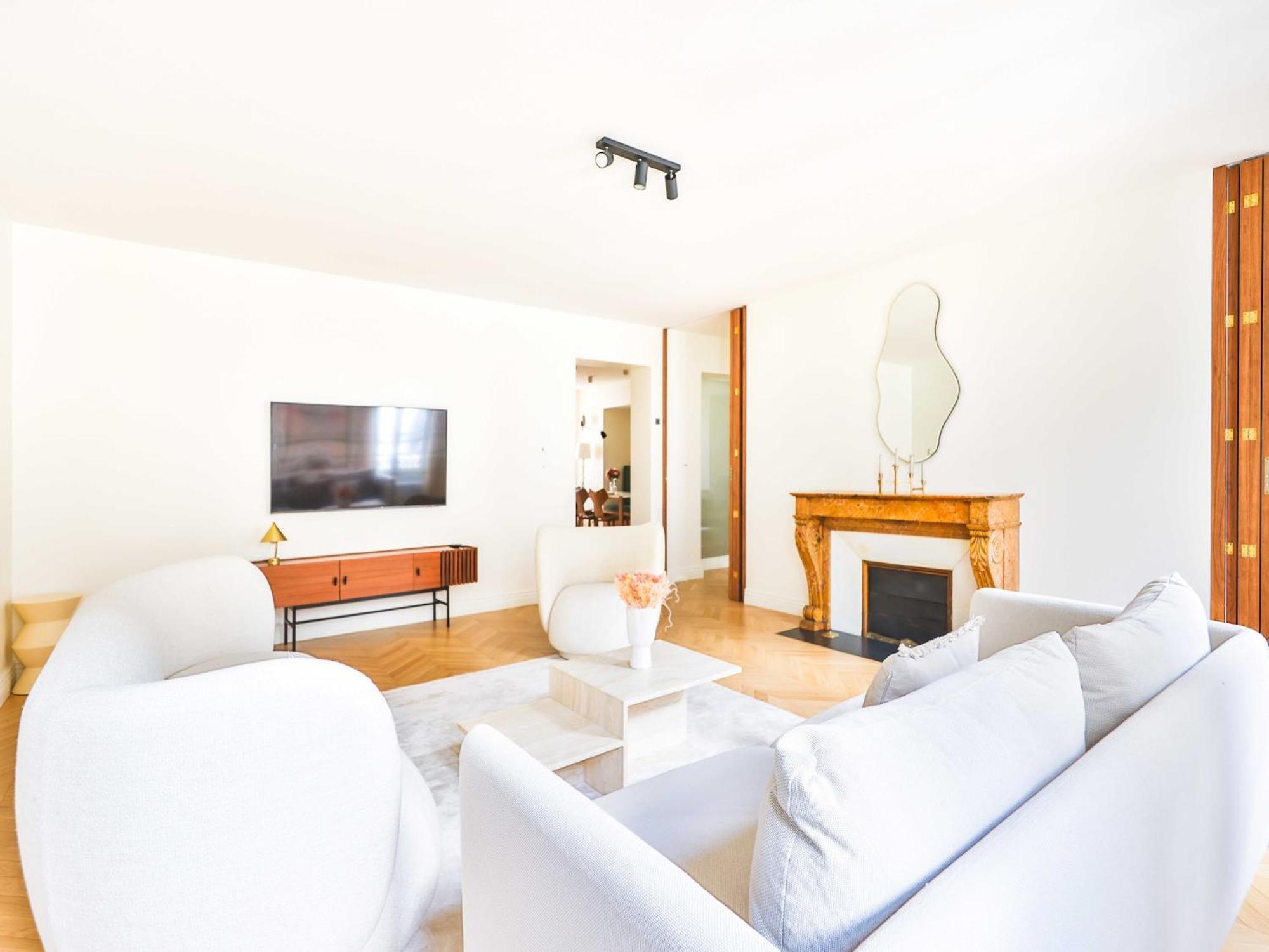 Beautiful Modern 3 Bdr 6p C Ur De * Parijs